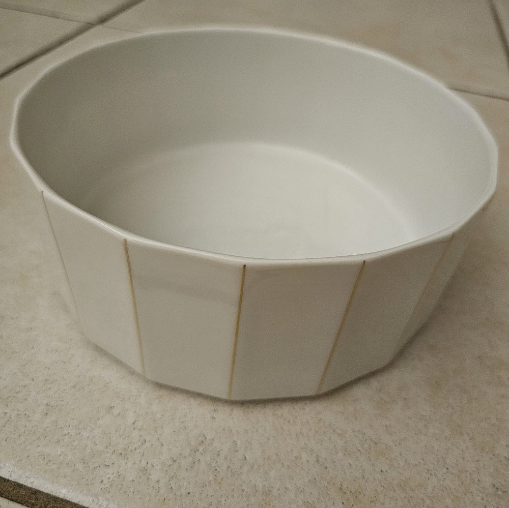 Rosenthal White Ceramic Octagonal Serving Bowl with Subtle Gold Trim